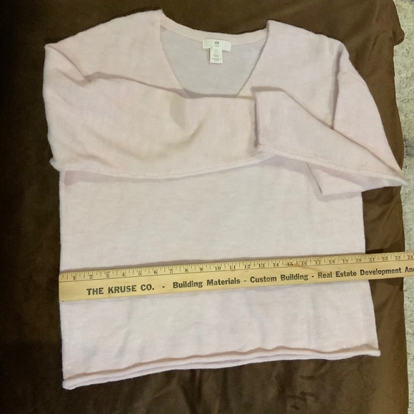 H&M Pink S V Neck Sweater Shaggy Normcore Scandi girl Cozy - Picture 3 of 4